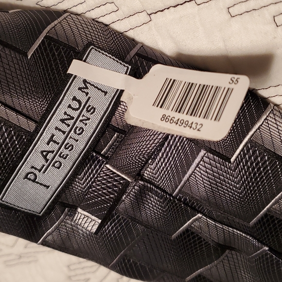 Tie - Picture 4 of 4